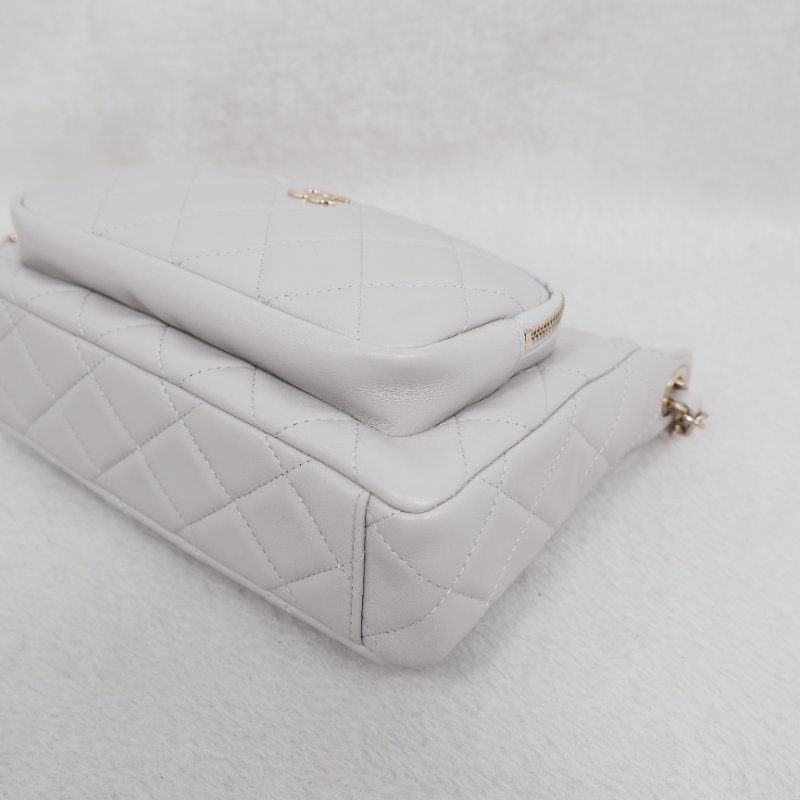 Chanel 25C Purse with chain 香奈兒淺灰色鏈條單肩包斜挎包相機包郵差包-11