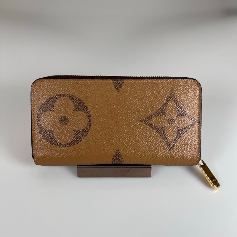 LV M69353 Reverse大logoㄇ拉長夾-1