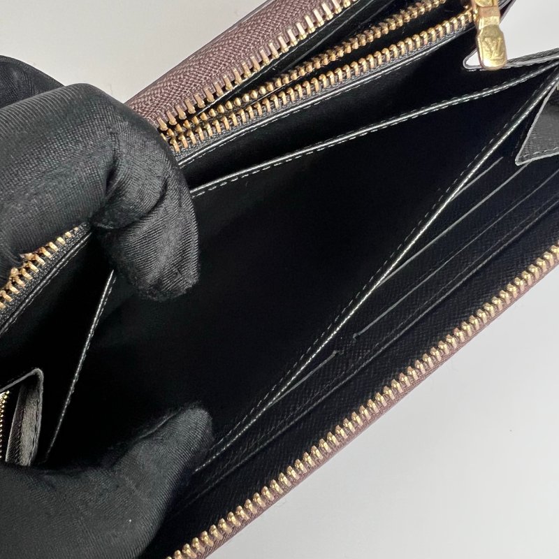 LV M69353 Reverse大logoㄇ拉長夾-6