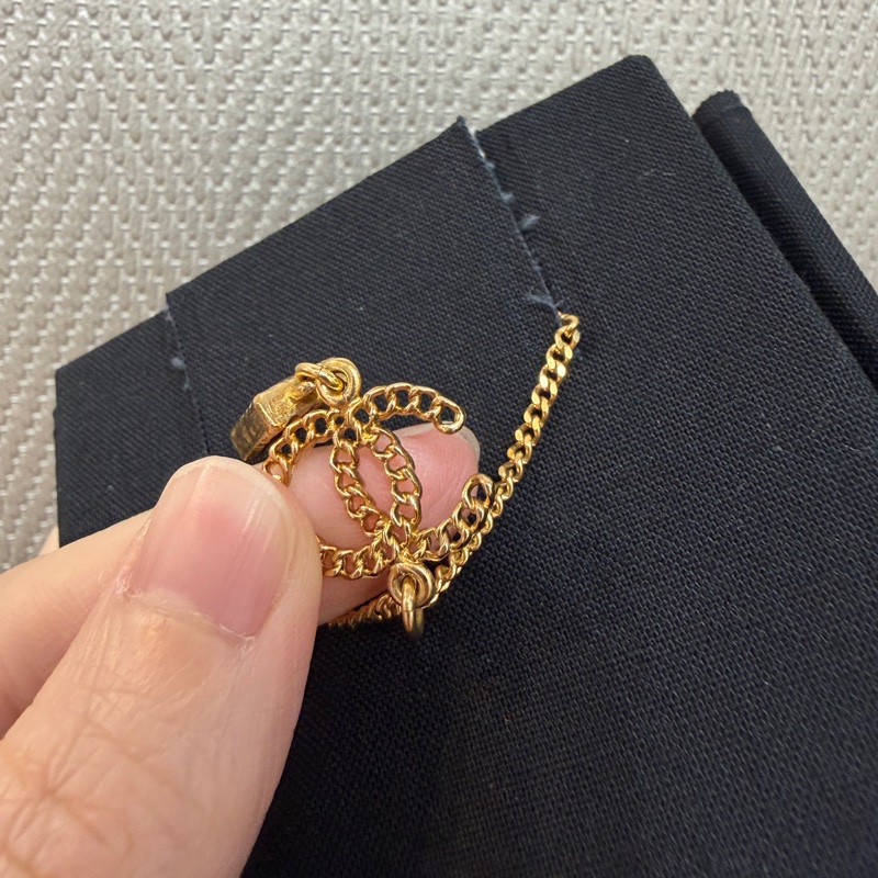 Chanel 金色雙C logo倒三角吊墜項鍊-5