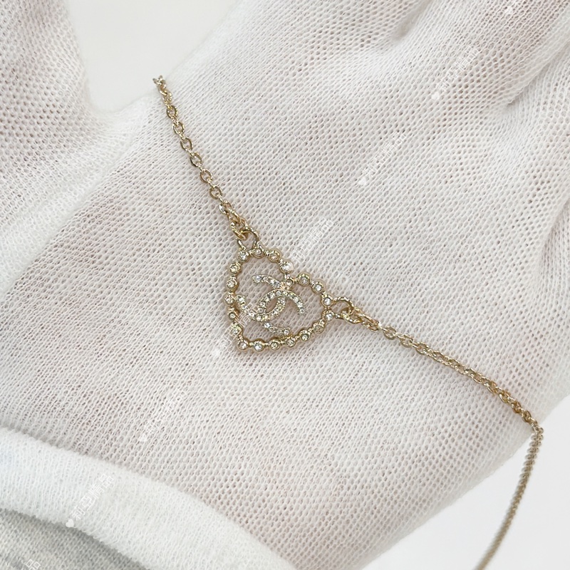 莉亞精品♡ Chanel 水鑽愛心鏤空項鍊 近新美品-3