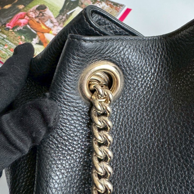 🎊逛街必背 GUCCI 黑色超軟皮革SOHO肩背包-12