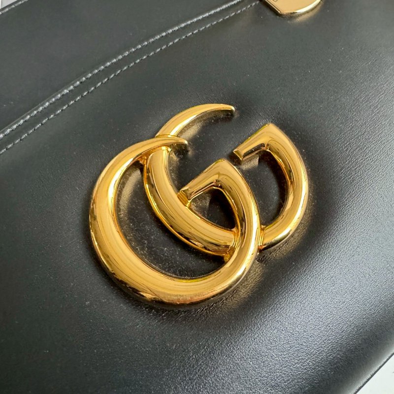 ✨上身就懂 超級百搭 黑色滑面牛皮肩背包-1