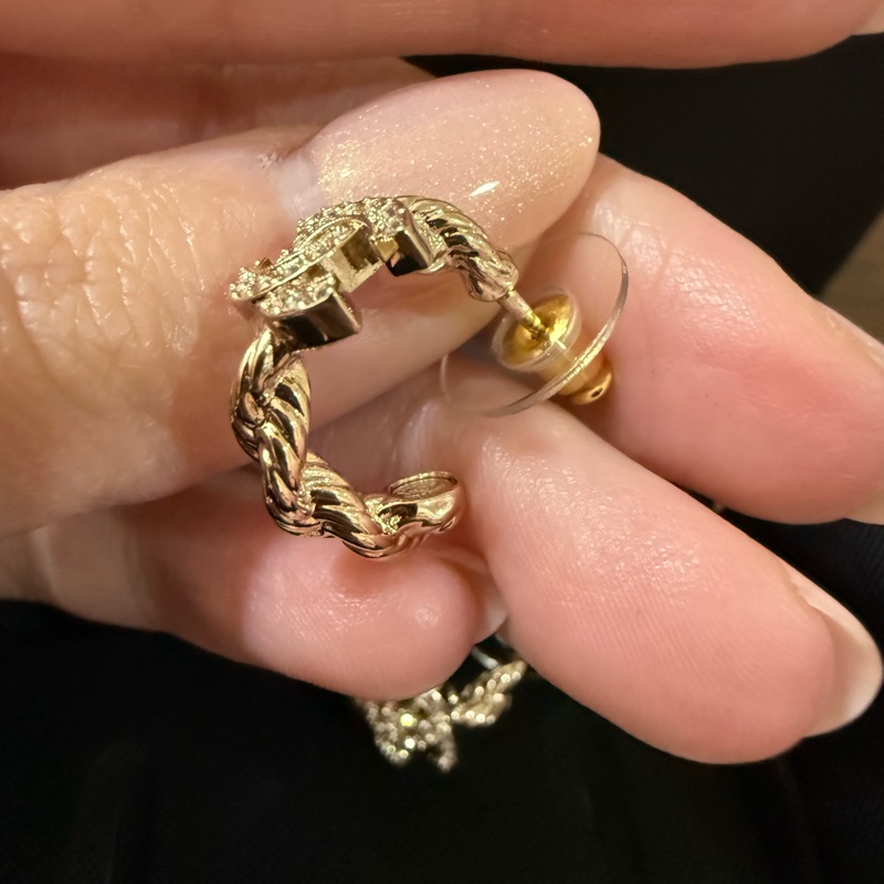 💖Chanel 26P 金色 帶鑽 耳圈 耳針💖 全新-1
