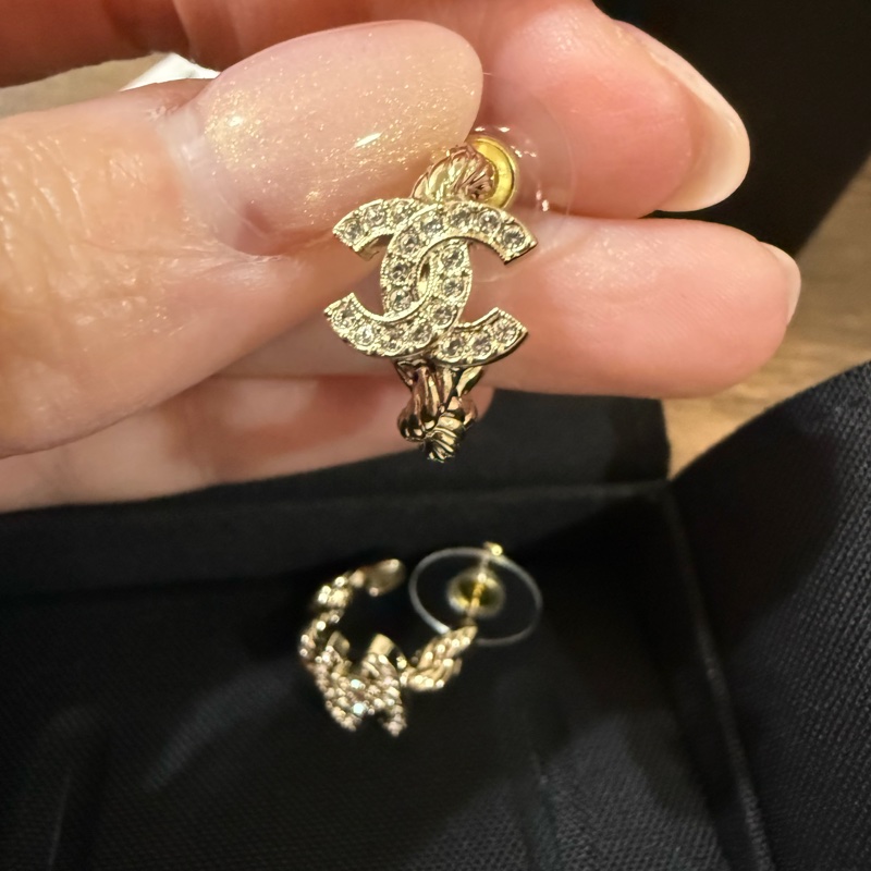 💖Chanel 26P 金色 帶鑽 耳圈 耳針💖 全新-2