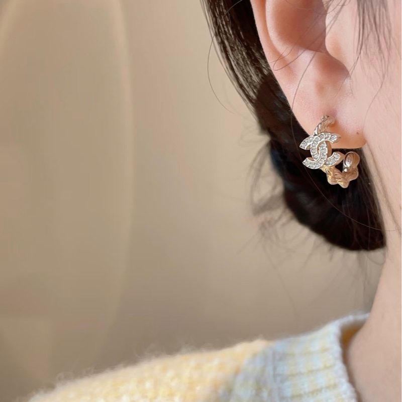 💖Chanel 26P 金色 麻花 帶鑽 耳圈 耳針💖 全新 最新款超美-8