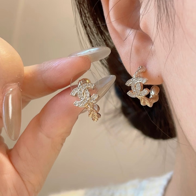 💖Chanel 26P 金色 麻花 帶鑽 耳圈 耳針💖 全新 最新款超美-9