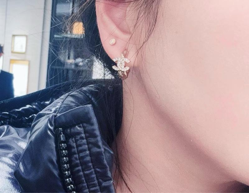 💖Chanel 26P 金色 麻花 帶鑽 耳圈 耳針💖 全新 最新款超美-11