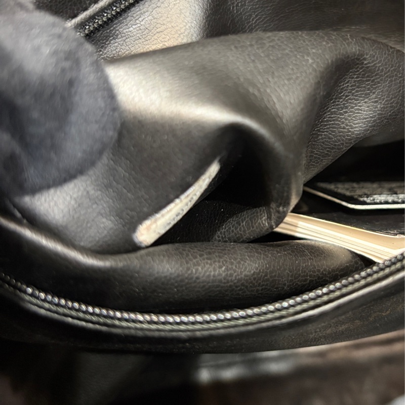 Chanel 黑金荔枝皮肩背購物托特包vintage-13