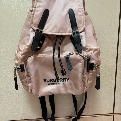 Burberry 中款 後背包 淡粉紅色 近全新 只背過1次-附件:防塵袋