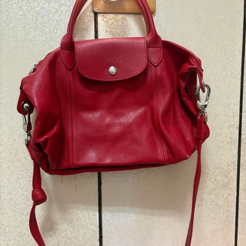 Longchamp 絕版小羊皮 9成新 國外購入 唯底部有正常使用痕跡