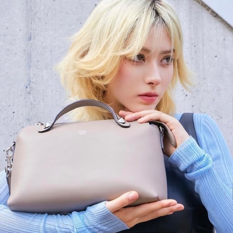 FENDI By The WaySelleria 中號肩背斜背包27*18*13 98新配件塵袋