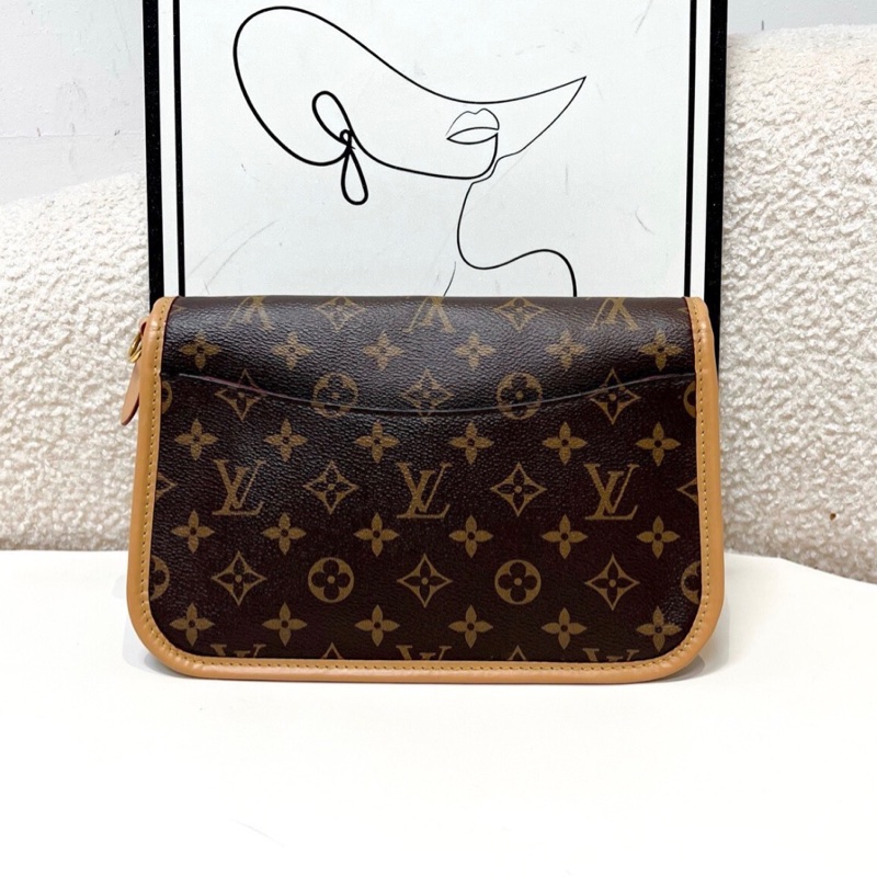 【96新 ✨ 全網最低價！】LV Diane法棍包粉肩帶 芯片款 經典老花（賣得快～下單前先詢問庫存❗️）-3