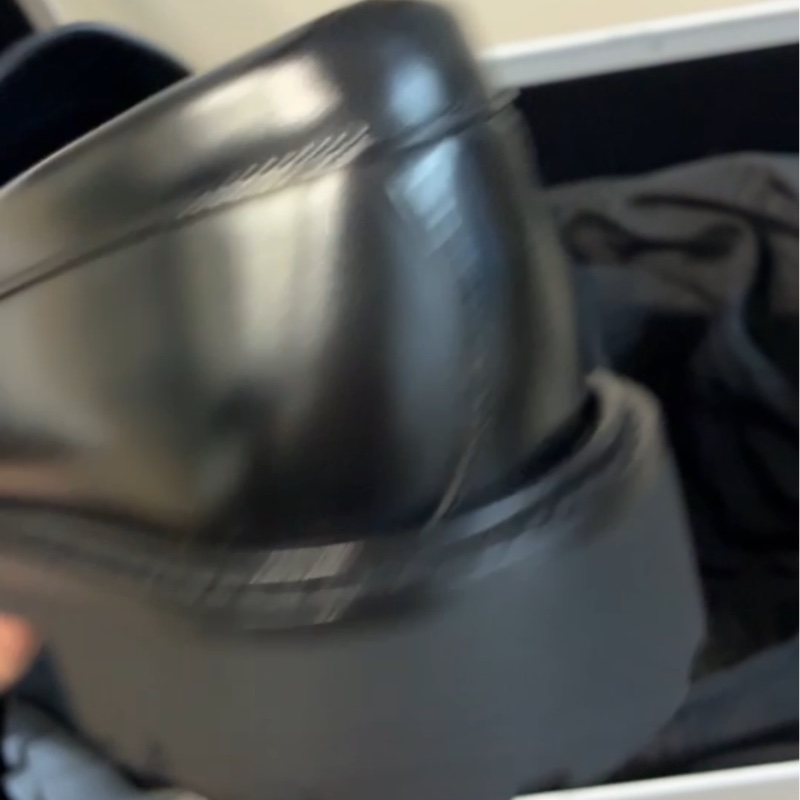 閒置新 僅試穿 Celine賽琳37碼樂福鞋 附件:塵袋+盒-2