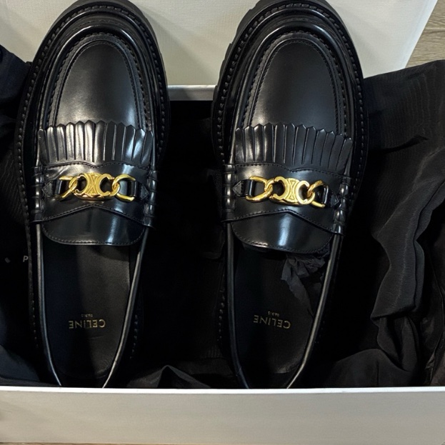 閒置新 僅試穿 Celine賽琳37碼樂福鞋 附件:塵袋+盒-5