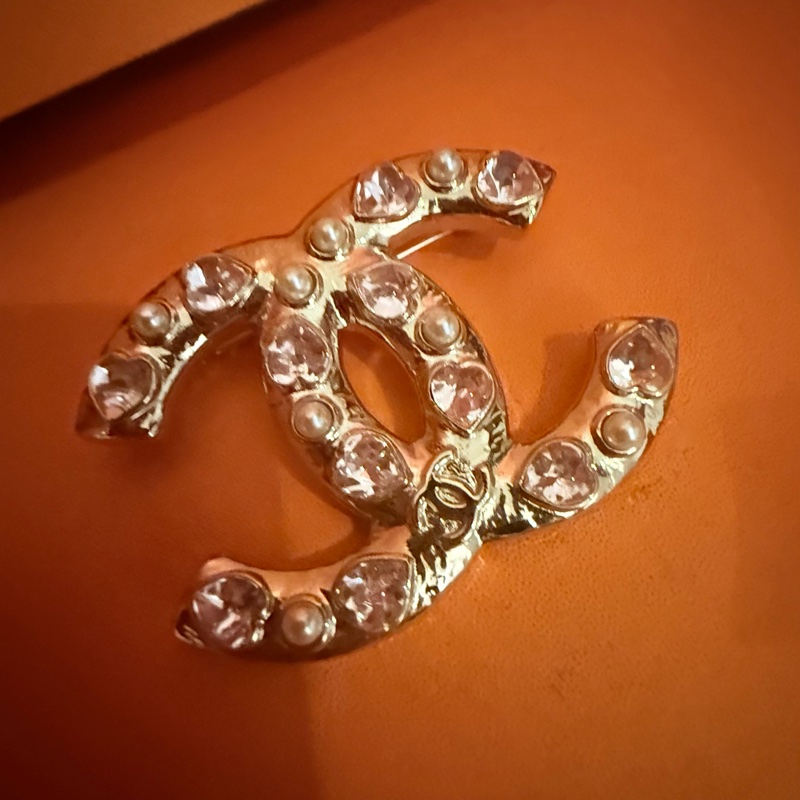 chanel 幾乎全新胸針 粉紅鑽-0