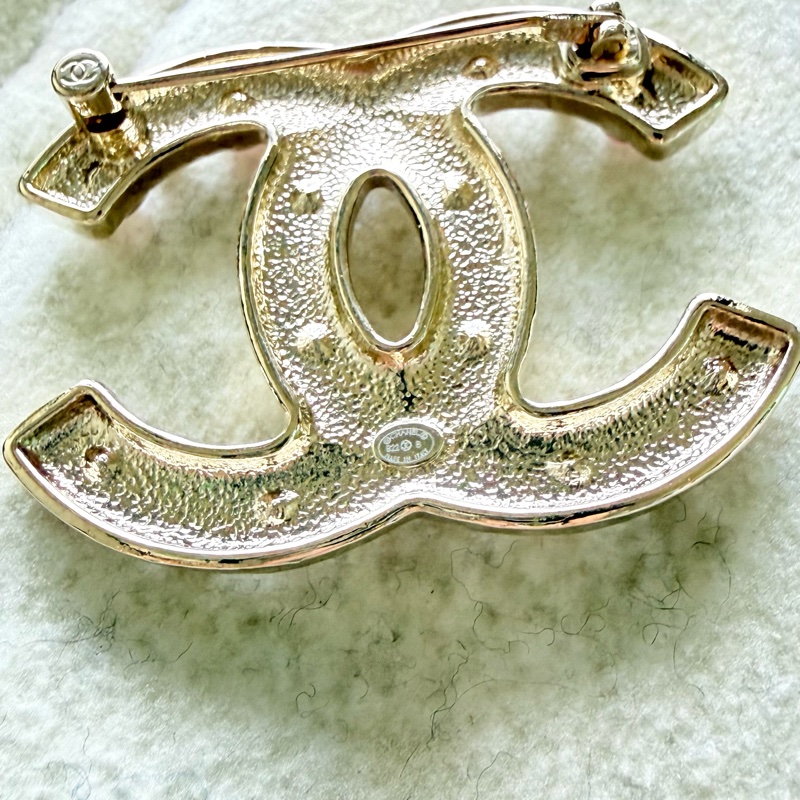 chanel 幾乎全新胸針 特別的🩷粉紅彩鑽+珍珠-3