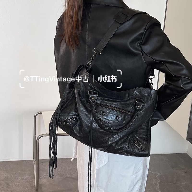 Balenciaga 巴黎世家黑色牛皮 Le City中號機車包 黑金釦手提斜背包-2