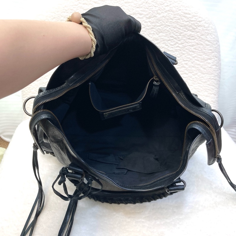 Balenciaga 巴黎世家黑色牛皮 Le City中號機車包 黑金釦手提斜背包-15