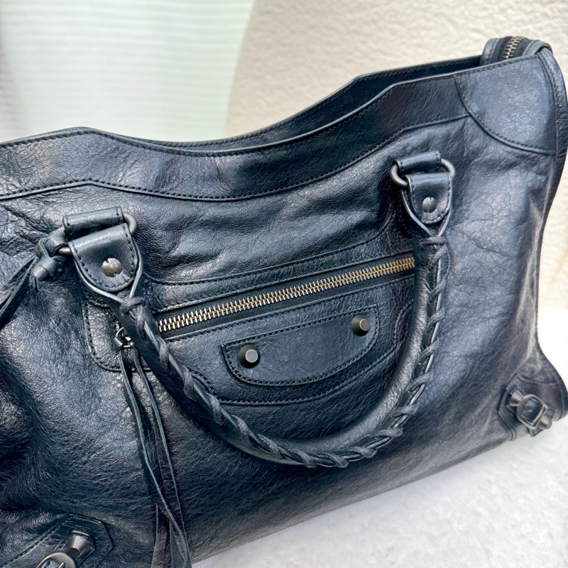 Balenciaga 巴黎世家黑色牛皮 Le City中號機車包 黑金釦手提斜背包-17