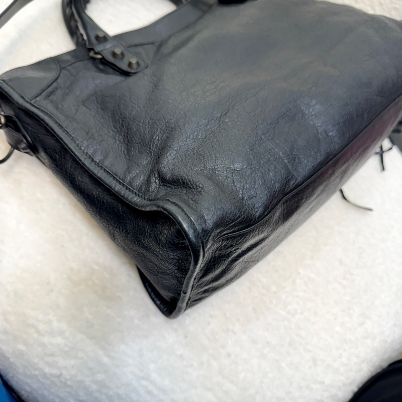 Balenciaga 巴黎世家黑色牛皮 Le City中號機車包 黑金釦手提斜背包-21