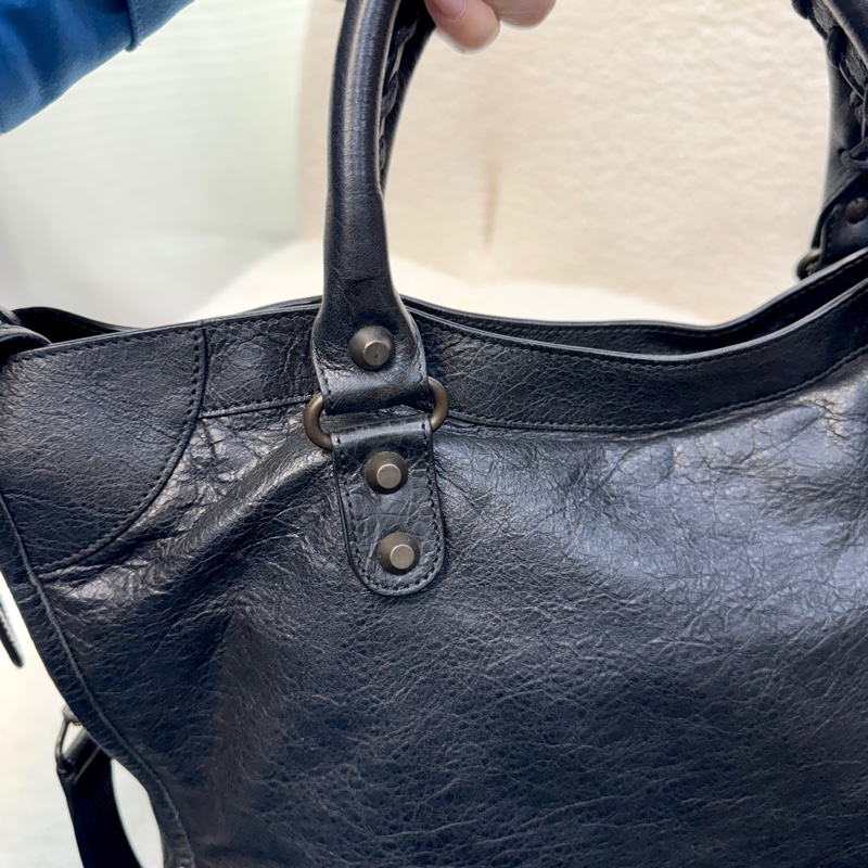 Balenciaga 巴黎世家黑色牛皮 Le City中號機車包 黑金釦手提斜背包-31