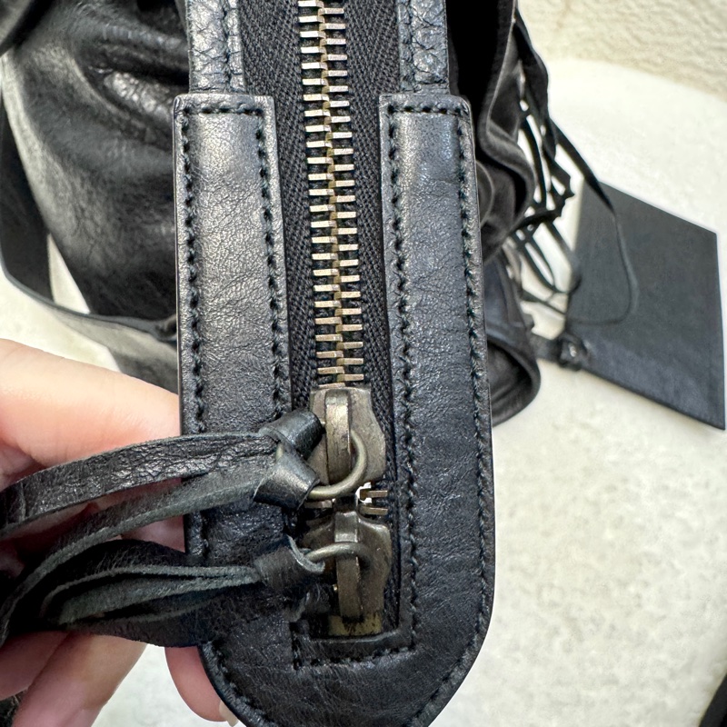 Balenciaga 巴黎世家黑色牛皮 Le City中號機車包 黑金釦手提斜背包-32