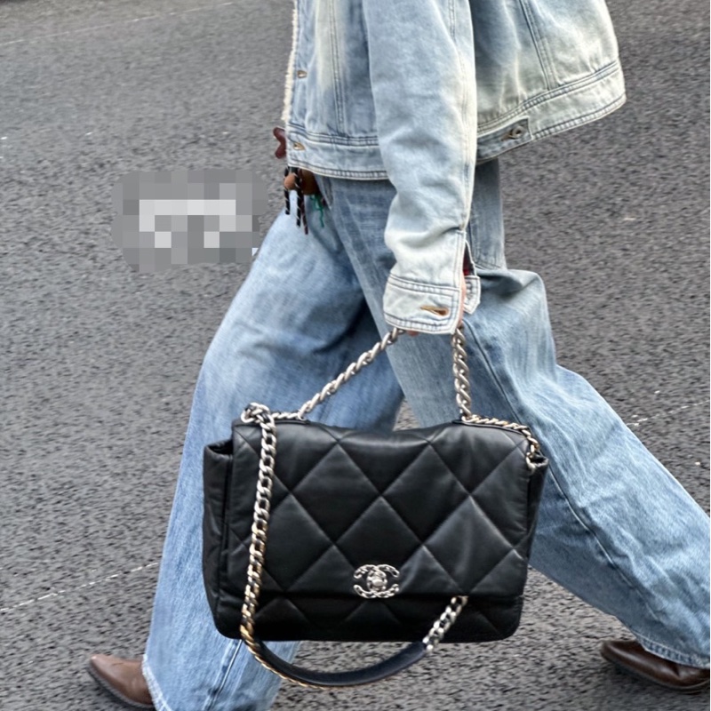 晶片款 Chanel 19bag maxi 黑銀 機場包-2