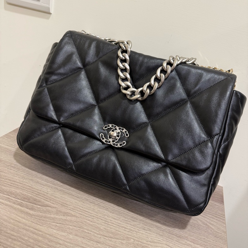 晶片款 Chanel 19bag maxi 黑銀 機場包-5