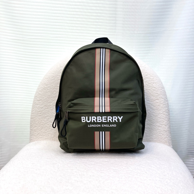Burberry 巴寶莉綠色尼龍條紋後背包 燙印LOGO雙肩背包 8035765-1
