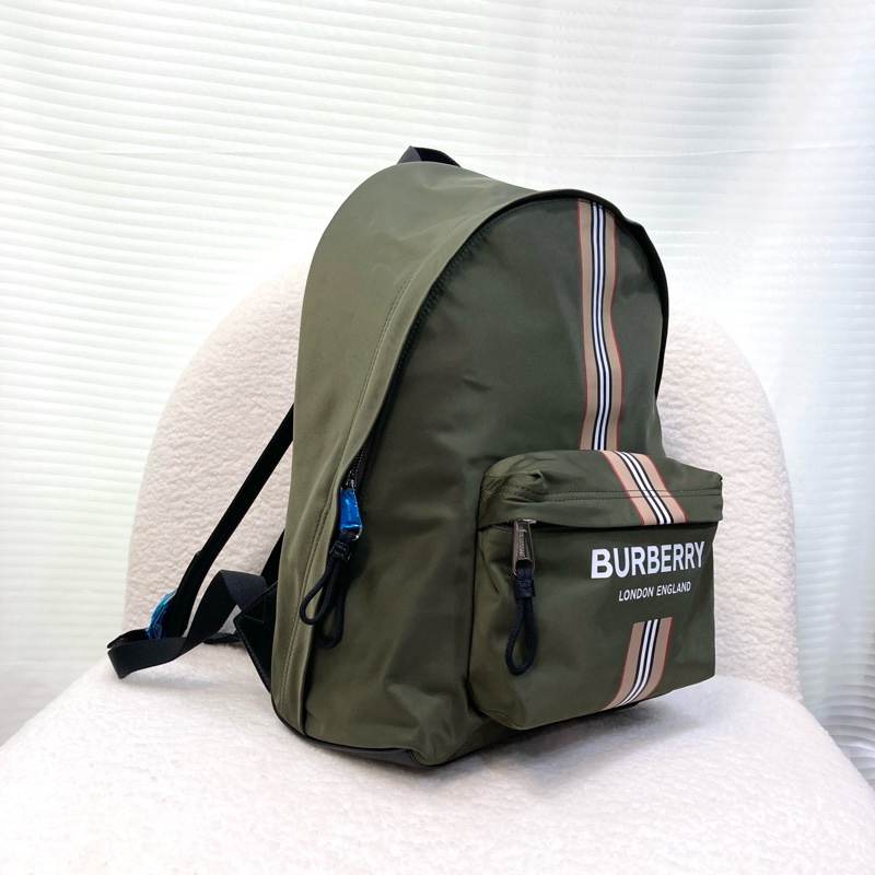 Burberry 巴寶莉綠色尼龍條紋後背包 燙印LOGO雙肩背包 8035765-3