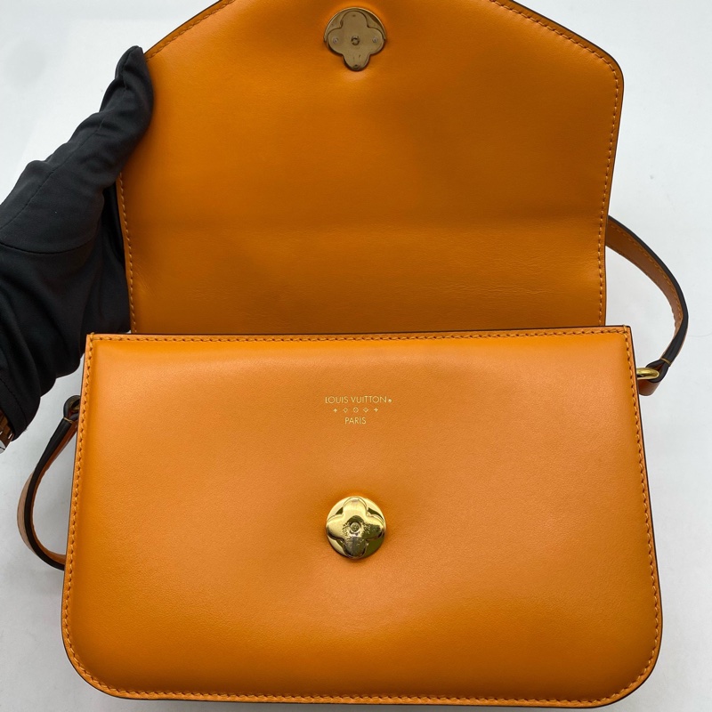 LouisVuitton路易威登 Pont 9芯片款 磨面花卉磁扣 牛皮 手袋單肩-1