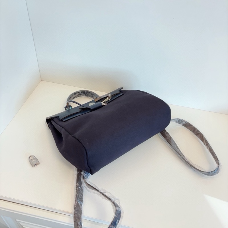 ✨Hermes herbag31 後背包 包型很好 鎖鑰匙齊全💙-8