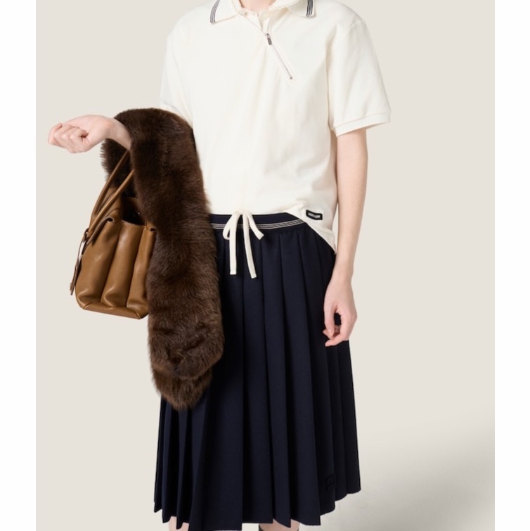 Miu Miu 女士 棉質珠地布拉鍊polo衫XS S M L XL XXL碼模特身高177CM，身著38碼-1