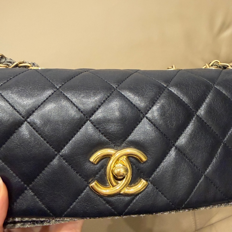 稀有款❤️ 香奈兒 #黑金 #滾邊 #CF #法棍包-23