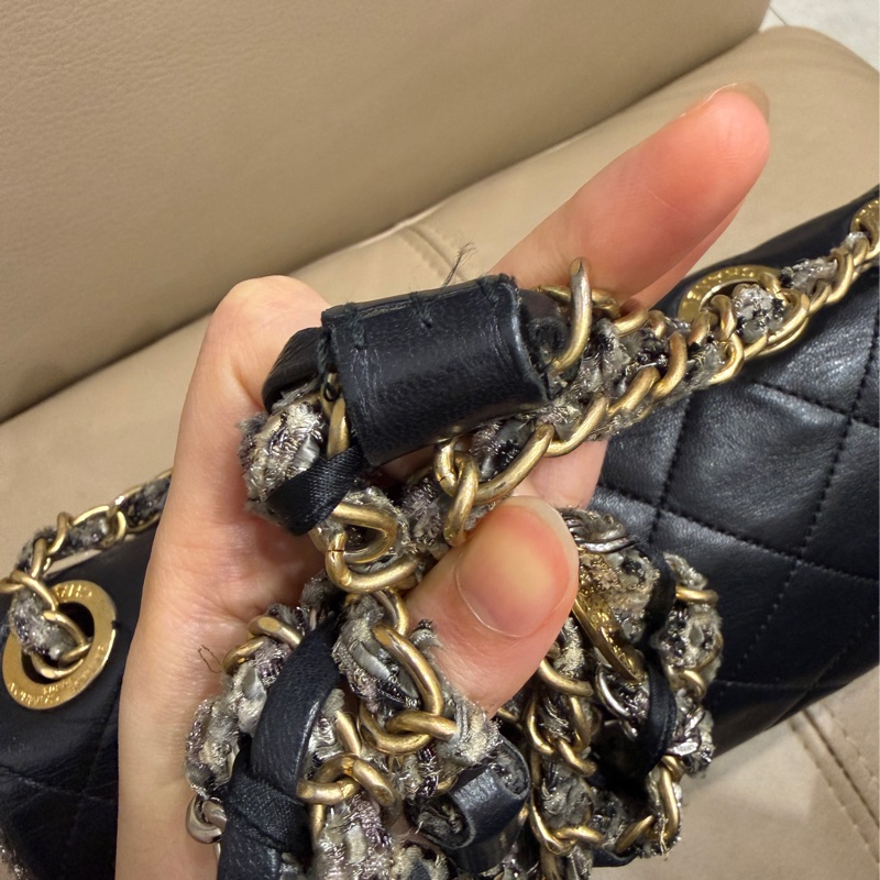 稀有款❤️ 香奈兒 #黑金 #滾邊 #CF #法棍包-74