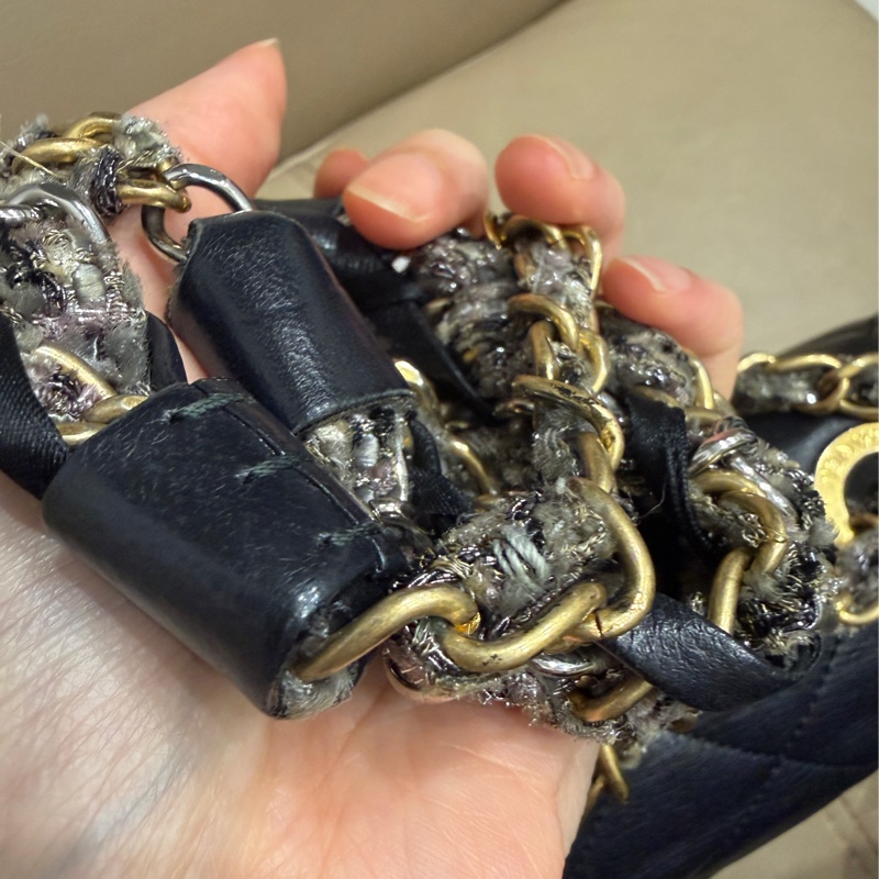 稀有款❤️ 香奈兒 #黑金 #滾邊 #CF #法棍包-80