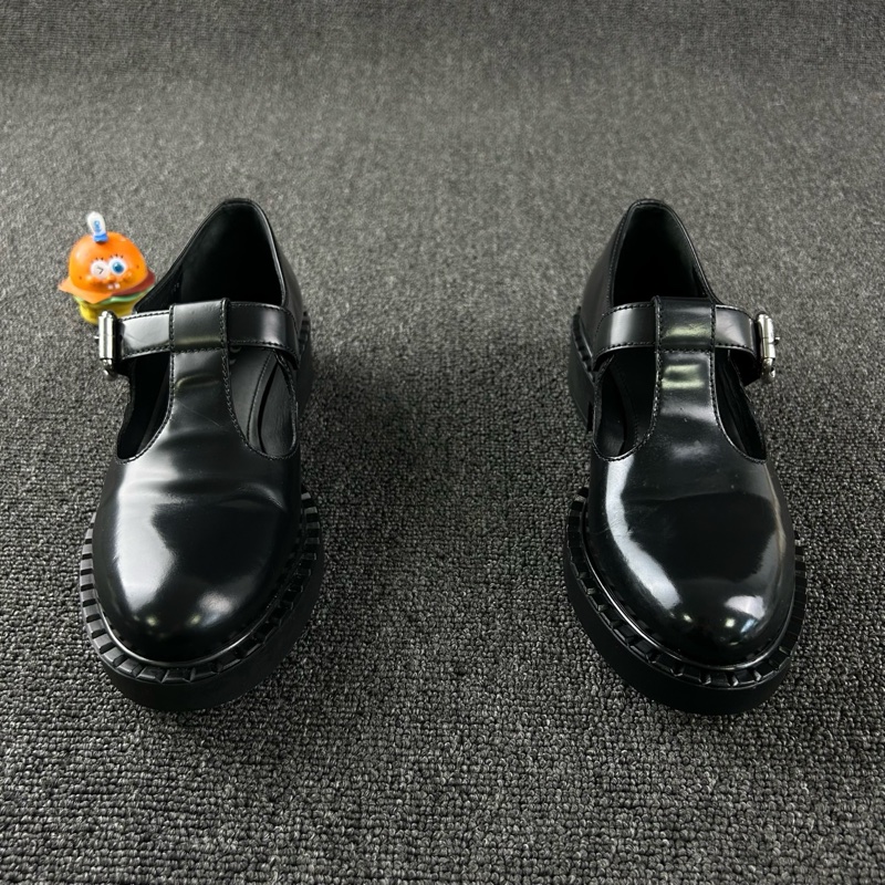 Prada普拉達黑色樂福鞋 尺碼36.5-11