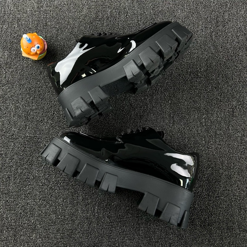 Prada普拉達樂福鞋黑色齒輪厚底鞋 尺碼38-1