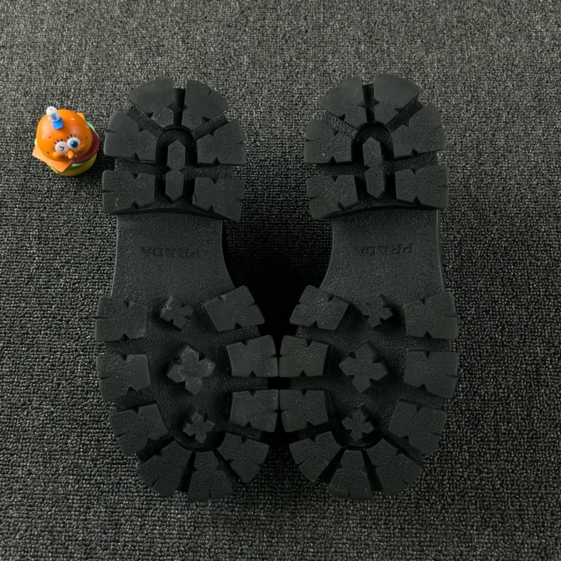 Prada普拉達樂福鞋黑色齒輪厚底鞋 尺碼38-4