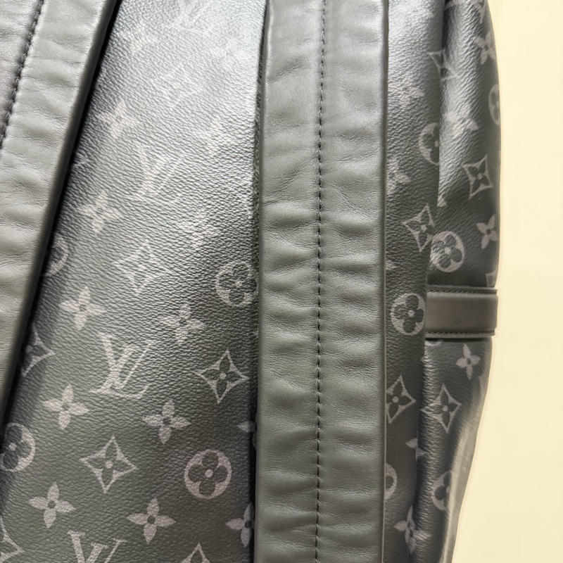 Louis Vuitton黑花後背包芯片款-4