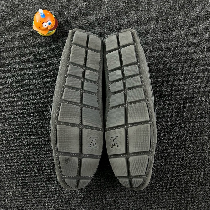 Louis Vuitton路易威登灰色樂福鞋 尺碼：44-5