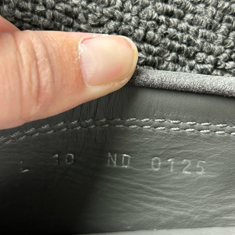 Louis Vuitton路易威登灰色樂福鞋 尺碼：44-11