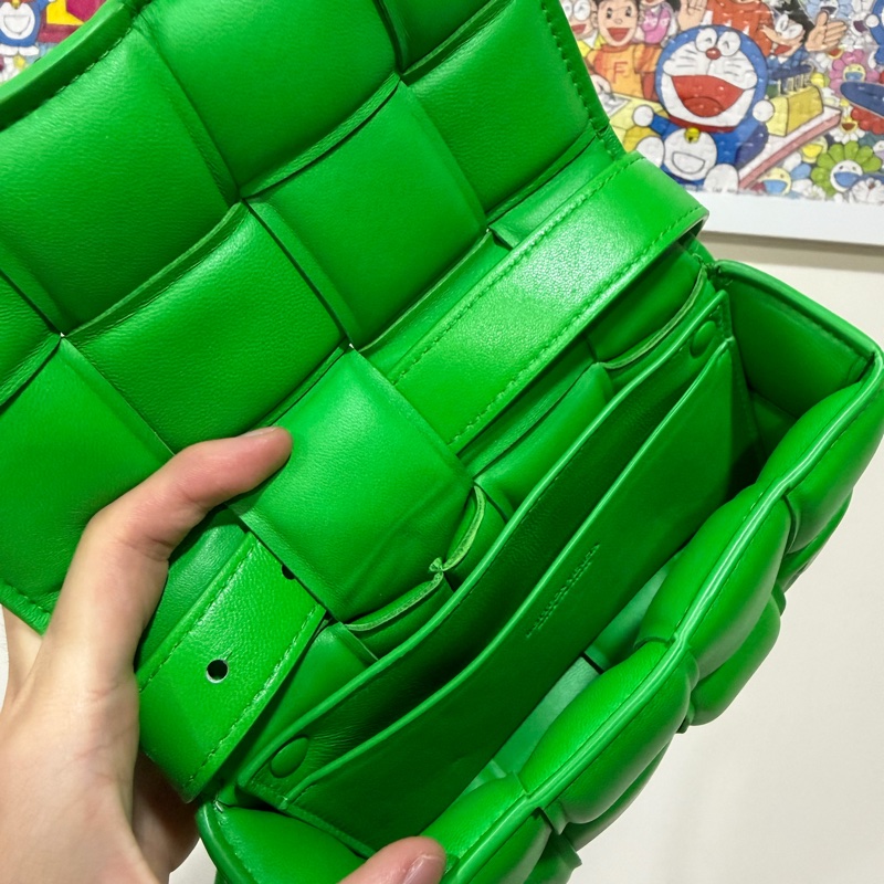 Bottega Veneta 斜背包-5