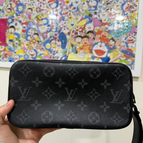 Louis Vuitton黑花手拿包芯片款