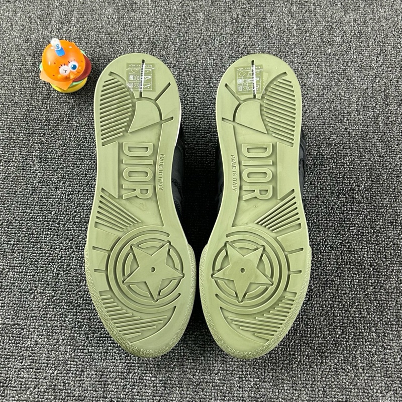 全新閑置品未使用Dior迪奧黑紅休閒鞋 尺碼38-5