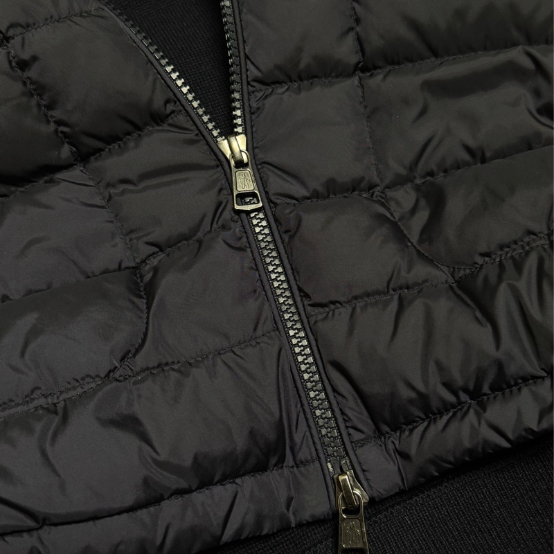 Moncler 深藍羊毛拼接羽絨針織外套 價格可議-8