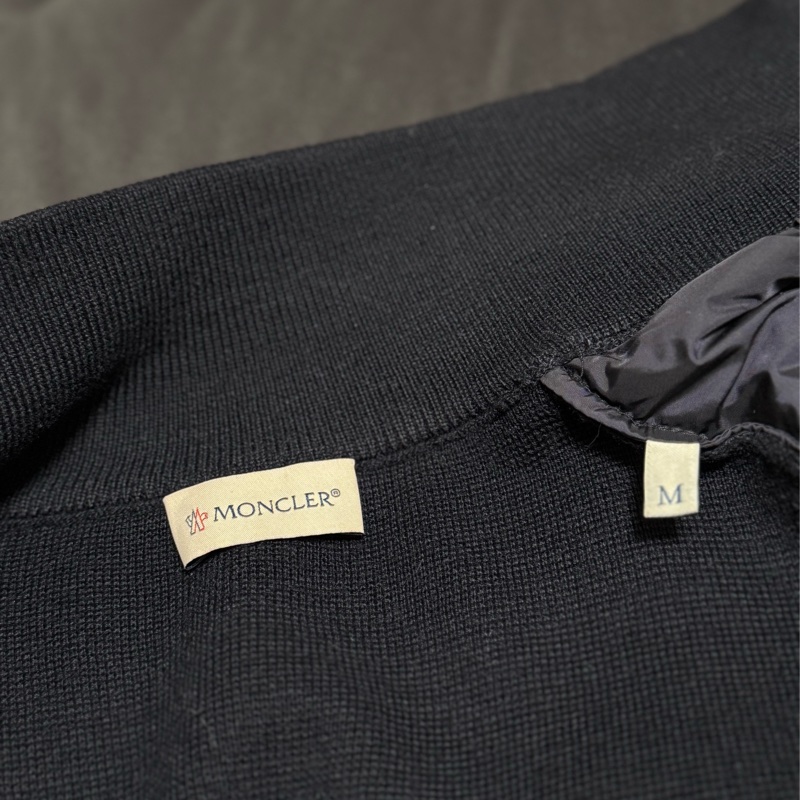 Moncler 深藍羊毛拼接羽絨針織外套 價格可議-18