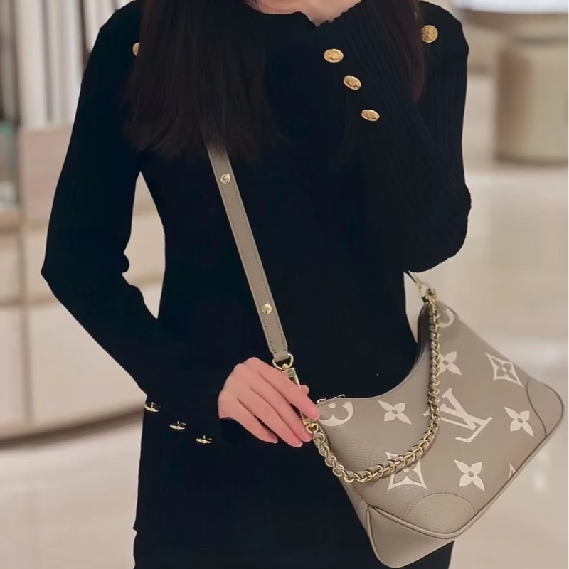 全新閒置全配🈶25年購證❤️ LV #Boulogne #大象灰 #新款 #牛角包 芯片款-4