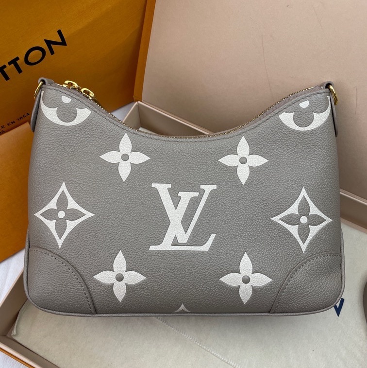 全新閒置全配🈶25年購證❤️ LV #Boulogne #大象灰 #新款 #牛角包 芯片款-7